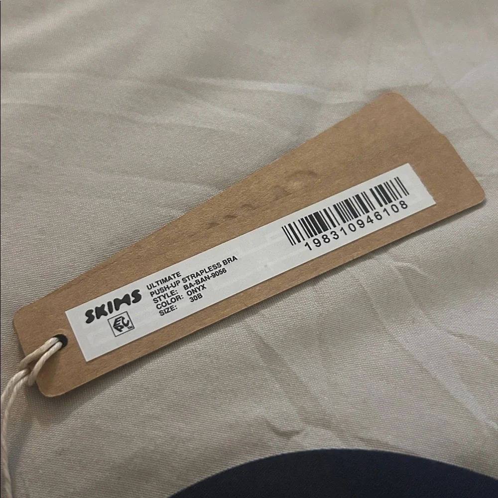 SKIMS Ultimate Strapless Push Up Bra NWT - Picture 3 of 10